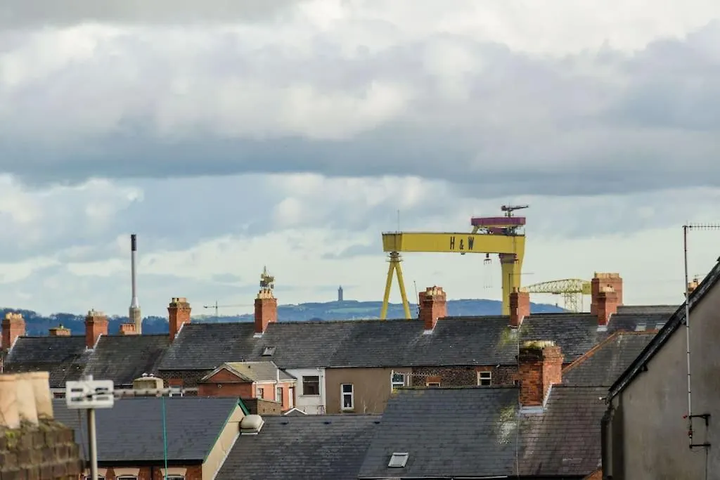 Nitb Certified Spacious Top Floor Apartment City Bound Belfast United Kingdom