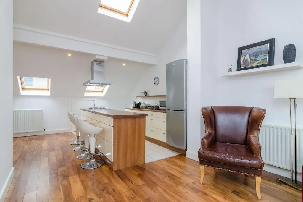 Nitb Certified Spacious Top Floor Apartment City Bound Belfast Birleşik Krallık